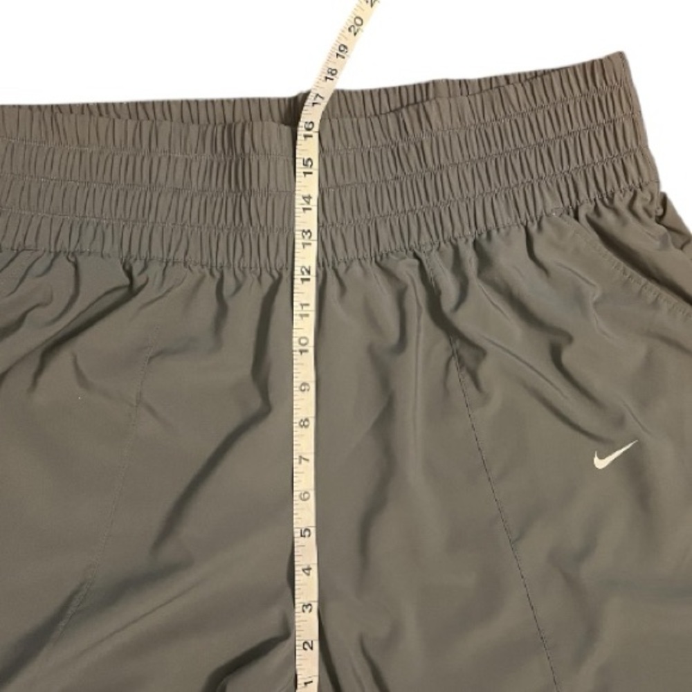 Nike Plus Dry-Fit Training Pant 2X Women’s
Khaki Color  New - Picture 6 of 10